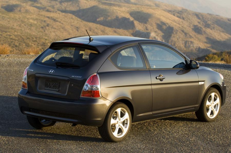  Hyundai Accent 3-Door 2006 года  (фото 2 из 54)
